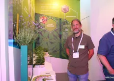 Drs. Ron Galiart van Plant Research, een onderzoeksbedrijf met een wetenschappelijke ontheffing voor het telen van medicinale cannabis.