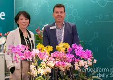 Gao Ying en Sander Smeding van Anthura bv benadrukten dat alles kan worden gekweekt in een verticale boerderij, ook bloemen.
