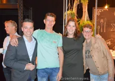 Kleine familiereünie:Johan van der Lugt en Wouter de Jong (neven)Coleta Mesman en Peggy van der Meer (nichten
 