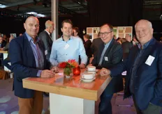 Een volle tafel met Kees Westerlaken en Rick Grubben (Royal Brinkman) en Huub Steins en Jo Aelmans (Aelmans Ruimte, Omgeving en Milieu).