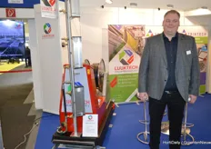Twan Lukassen van LuukTech presenteert hun spuitmachine voor de tuinbouw: RailMat Spray Machine